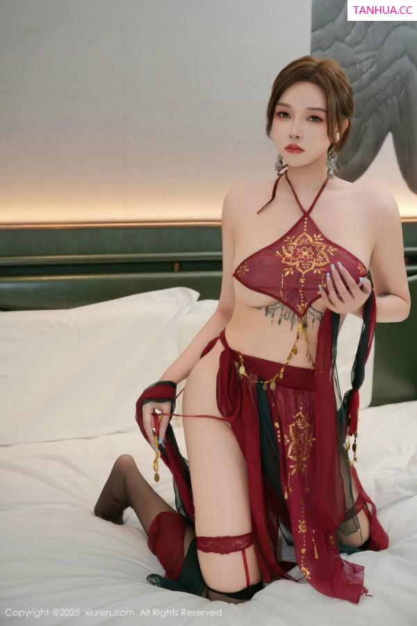 小娜比  [XiuRen]高清写真图 2025.11.19 No.11006 娜比 情趣肚兜第15张图片